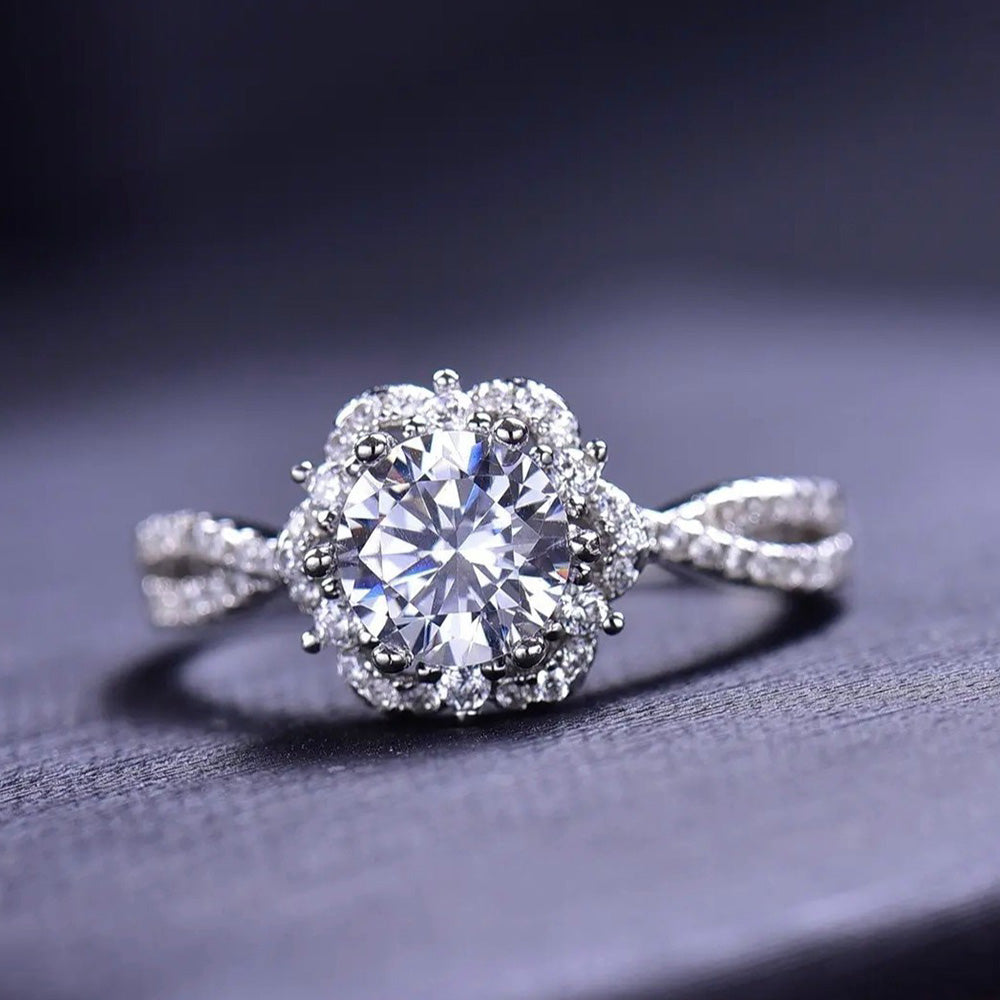 Vintage Snowflake Solitaire Ring in Silver