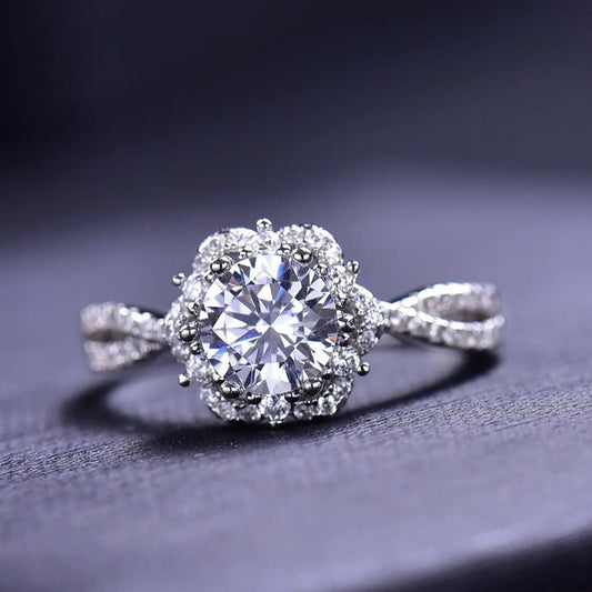 Vintage Snowflake Solitaire Ring in Silver