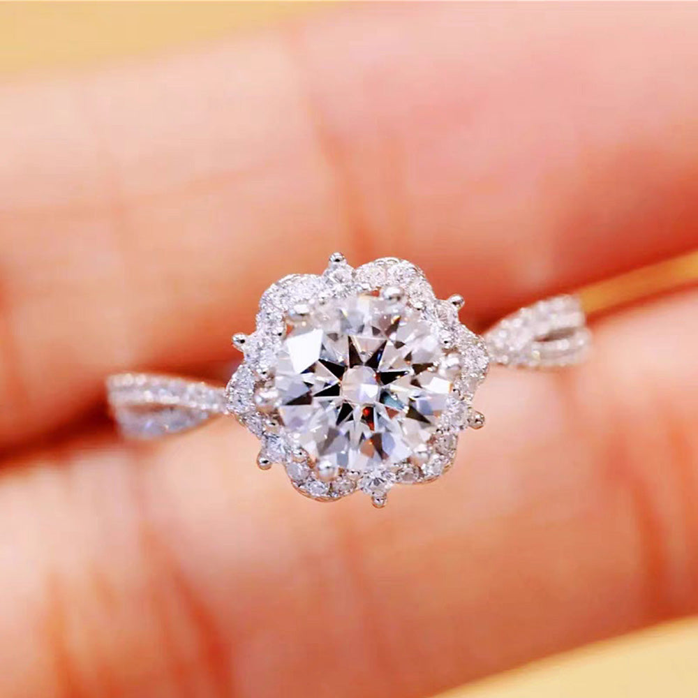 Vintage Snowflake Solitaire Ring in Silver