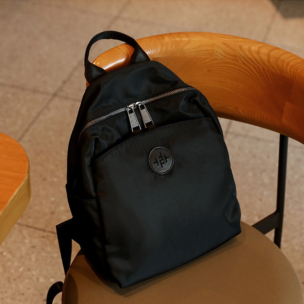Lightweight Minimalist Oxford Travel Backpack for Women